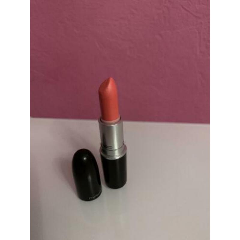 ZGAN Mac lipsticks in de kleuren Costa chic en rebel