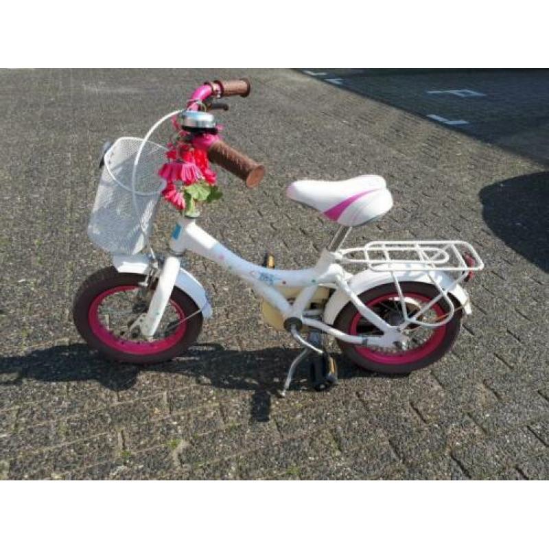 Lief meisjes fiets 12'