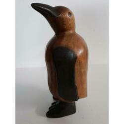Uit hout gesneden mooie pinguin