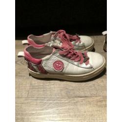 Super gave Ninni Vi sneakers, maat 31.