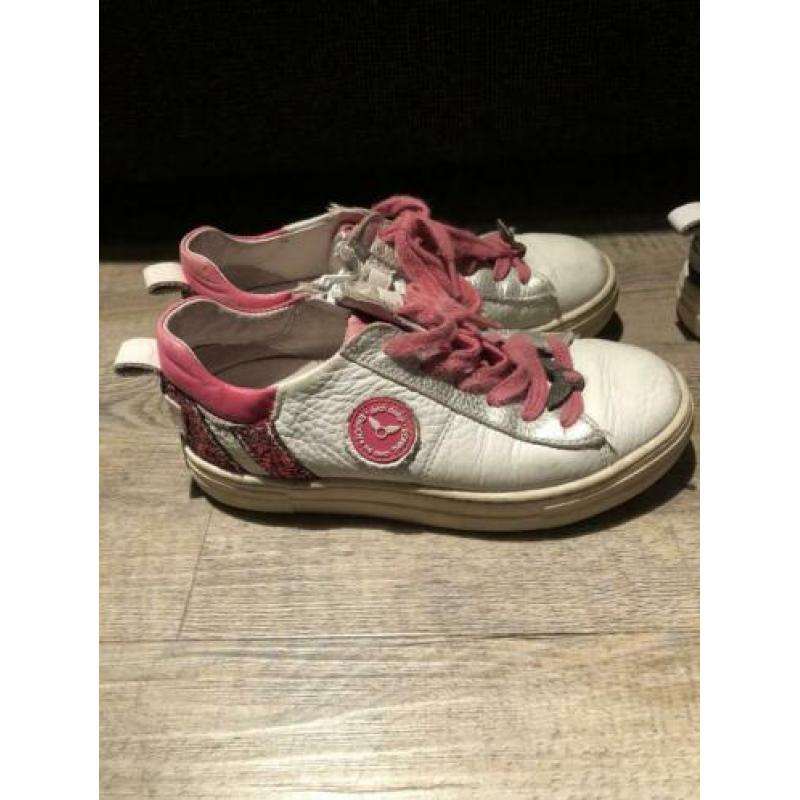 Super gave Ninni Vi sneakers, maat 31.
