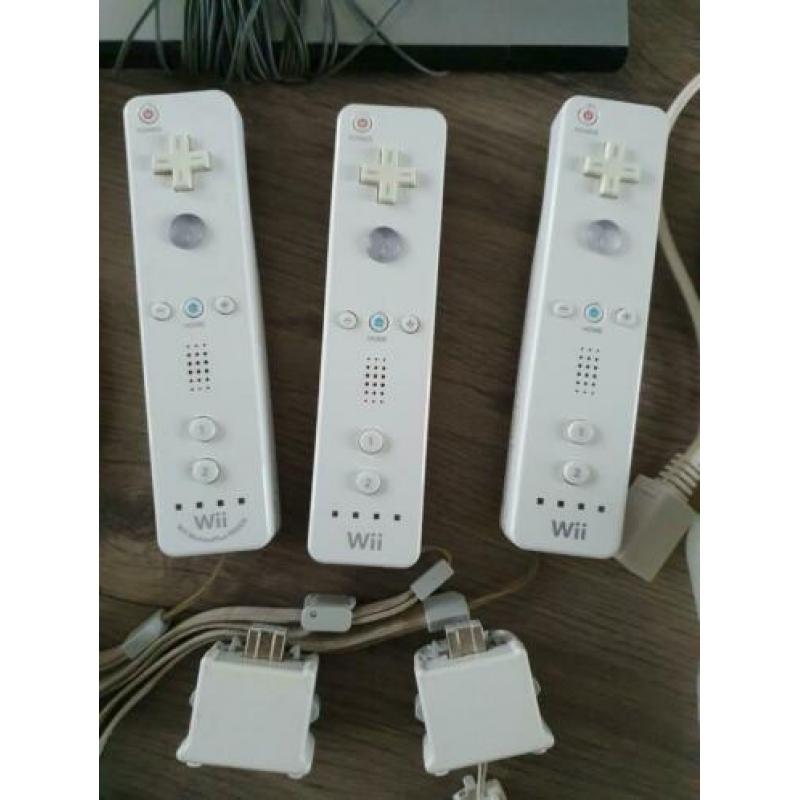 Complete set Nintendo wii incl harde schijf en veel extra's