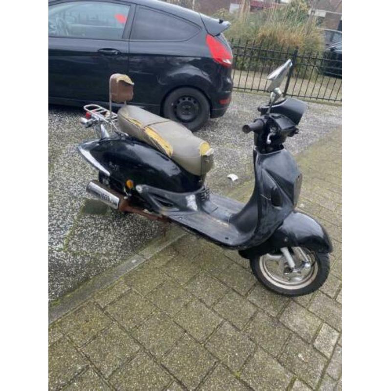 Snorscooter Znen Fidenza (F7 50S)