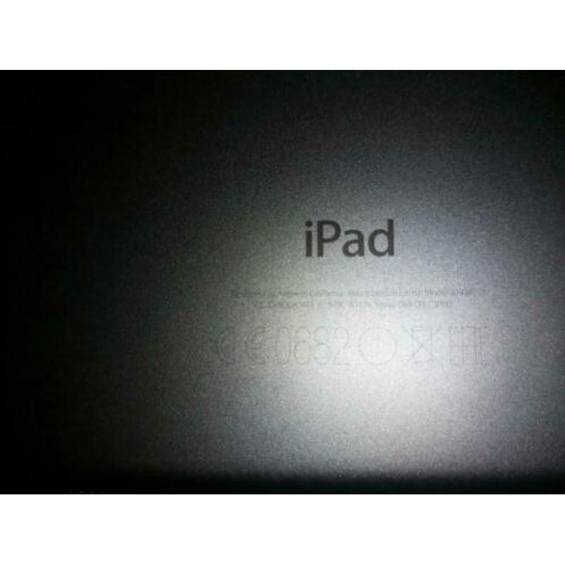 Ipad air A1474 wifi 16gb. Met hoes, zonder lader.