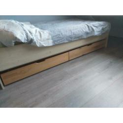 bedlade. Grenen. 2 stuks