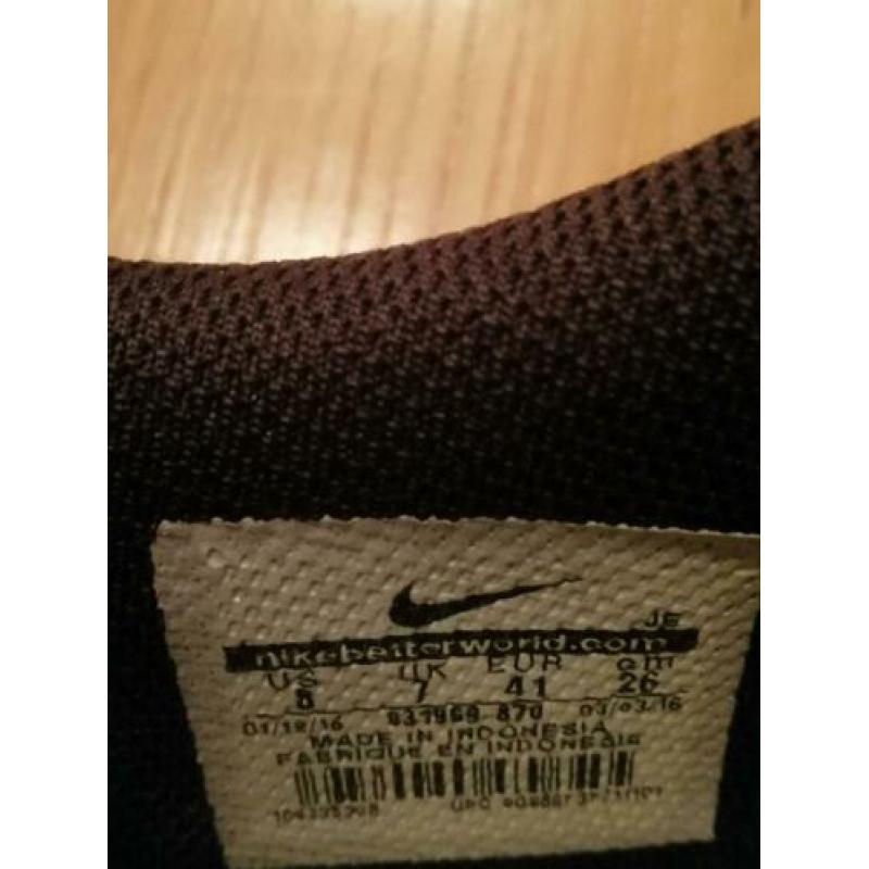 Te koop: voetbalschoenen Nike zwart/rood