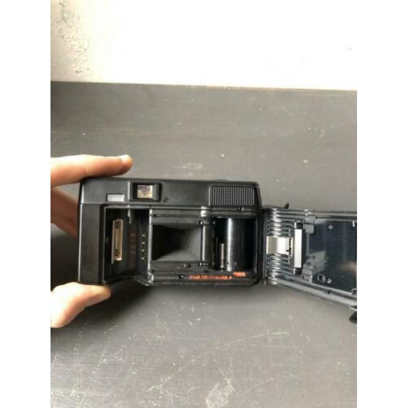 Nikon L35 AF2 point & shoot camera (stuck shutterbutton)