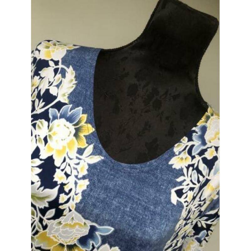 Superleuke jeansblauwe tuniek met bloemen MAGNA maat 56/58