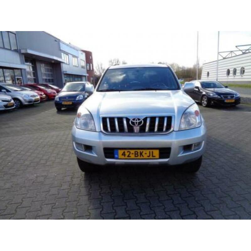 Toyota Land Cruiser 3.0 D-4D Executive HR Window Van Automaa