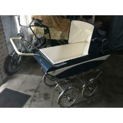 Vintage jaren 50 / 60 Kinderwagen van Werven meppel