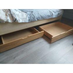 bedlade. Grenen. 2 stuks