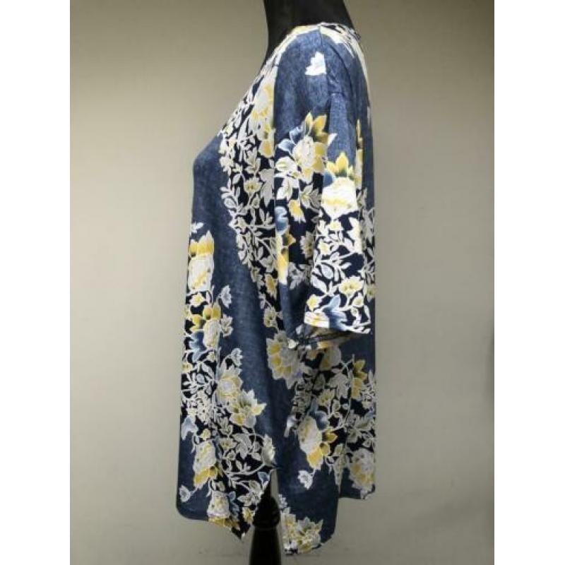 Superleuke jeansblauwe tuniek met bloemen MAGNA maat 56/58