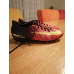Te koop: voetbalschoenen Nike zwart/rood