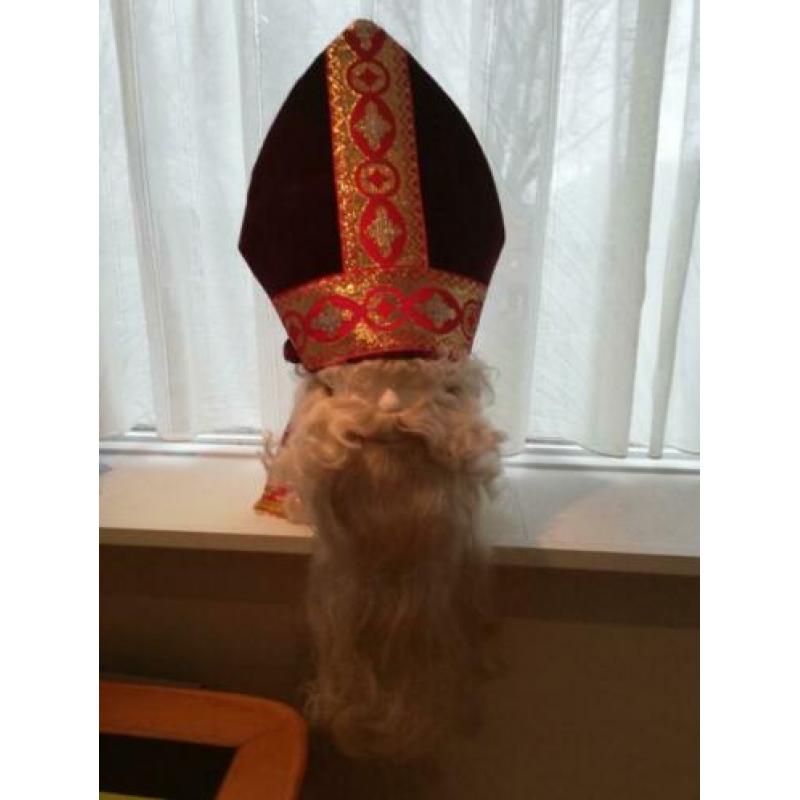 Prachtig Sinterklaaspak zwaar vloursstof is eigen ontwerp,