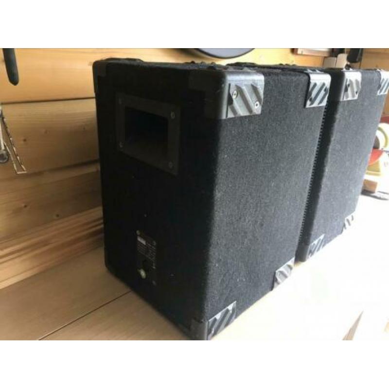 DJ Speaker Kasten CUBE 302 Speakon + Handgrepen + Roosters