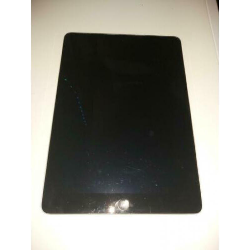 Ipad air A1474 wifi 16gb. Met hoes, zonder lader.