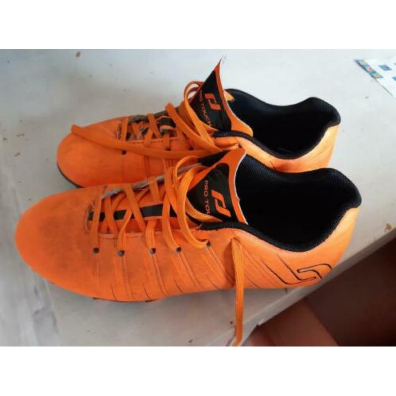 Voetbalschoenen maat 31 en 32