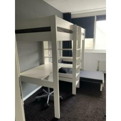Stoere witte hoogslaper massief den met bureau zetelbed