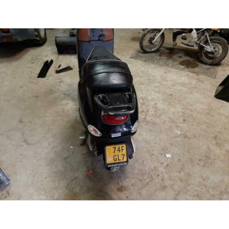 Tekoop vespa scooter
