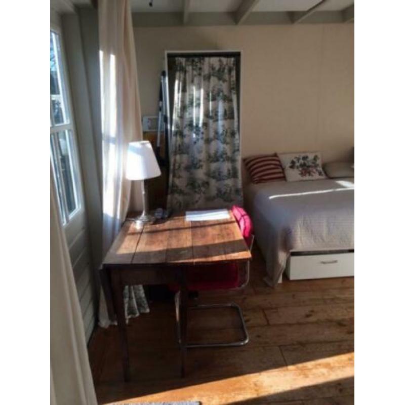 Studio voor vrouw, centrum Laren (NH) per eind april