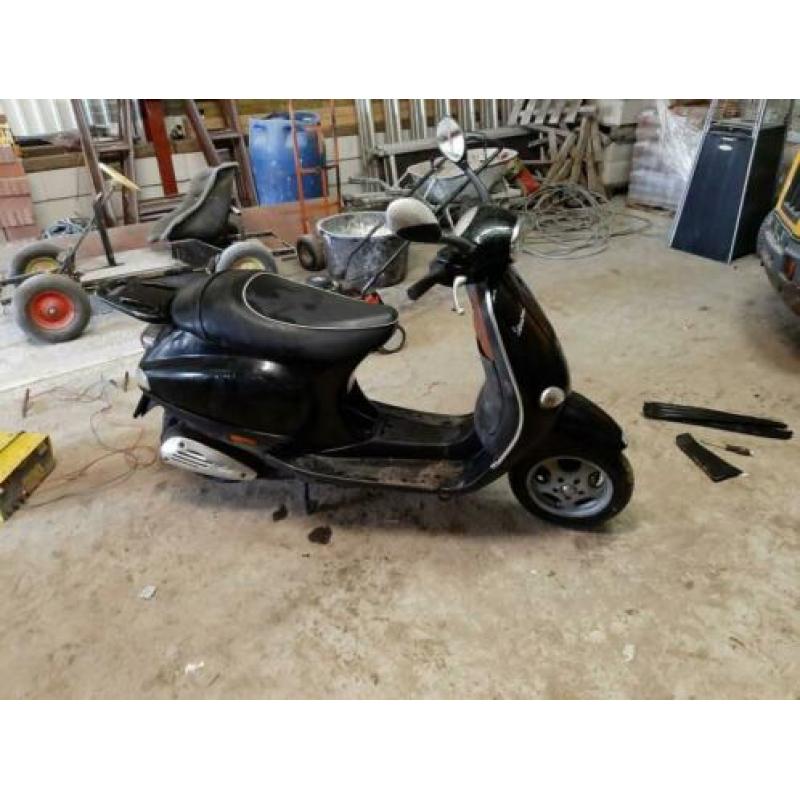 Tekoop vespa scooter