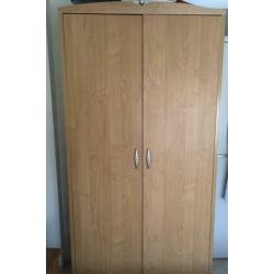 Mooie een persoons slaapkamer MDF
