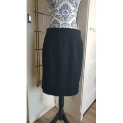 Escada rok 42