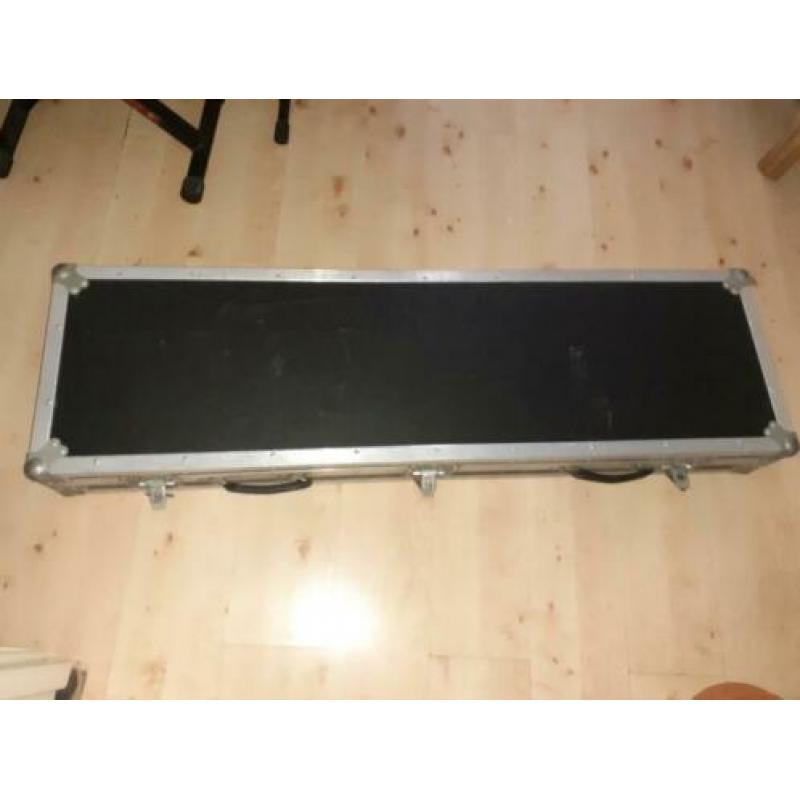 flightcase voor Kurzweil pc88 of stage piano 88 toetsen.