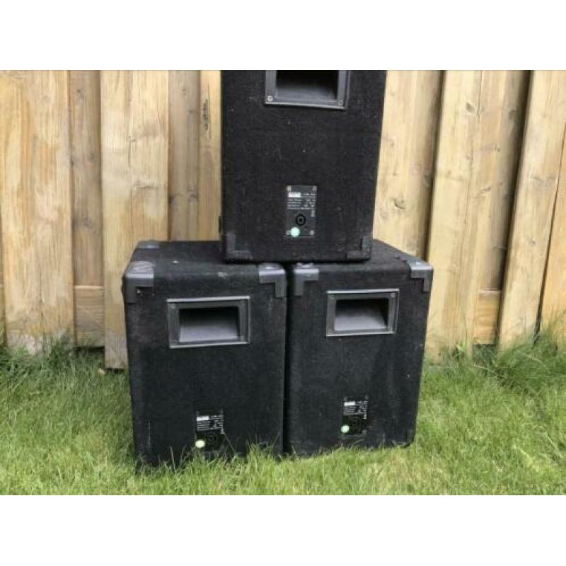 DJ Speaker Kasten CUBE 302 Speakon + Handgrepen + Roosters
