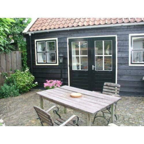 Studio voor vrouw, centrum Laren (NH) per eind april