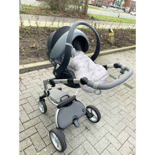 Complete grijze Mima Xari incl. Autostoel en adapters