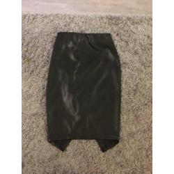 La sisters imitatie leer rok rokje zwart lace up xs 34 zgan