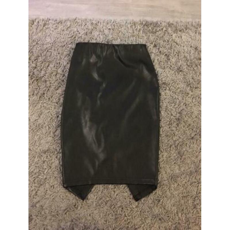 La sisters imitatie leer rok rokje zwart lace up xs 34 zgan