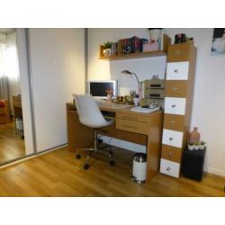Degelijk 1 persoons slaapkamer hout met wit