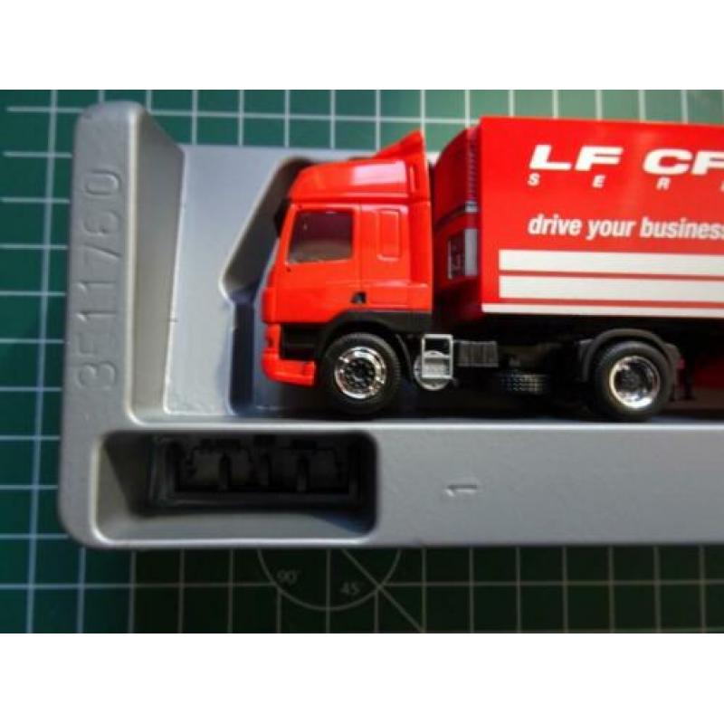 Herpa DAF CF met oplegger DAF Series