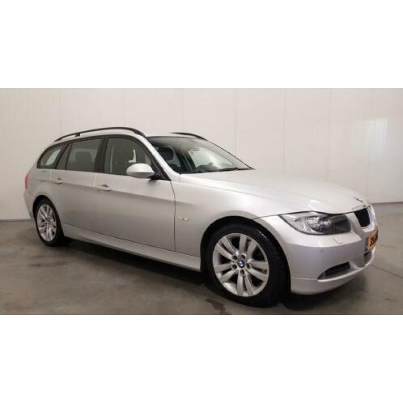 BMW 3 Serie Touring 318i Business Line NAVI/CRUISE/CLIMA/PDC