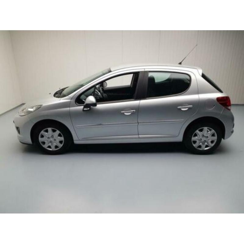 Peugeot 207 1.4 VTi Access 5 Deurs - Airco