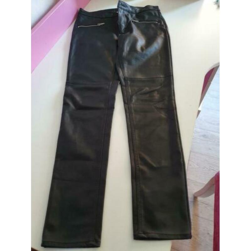 Pakket zwart leren leggings en 1 broek maat 36/38