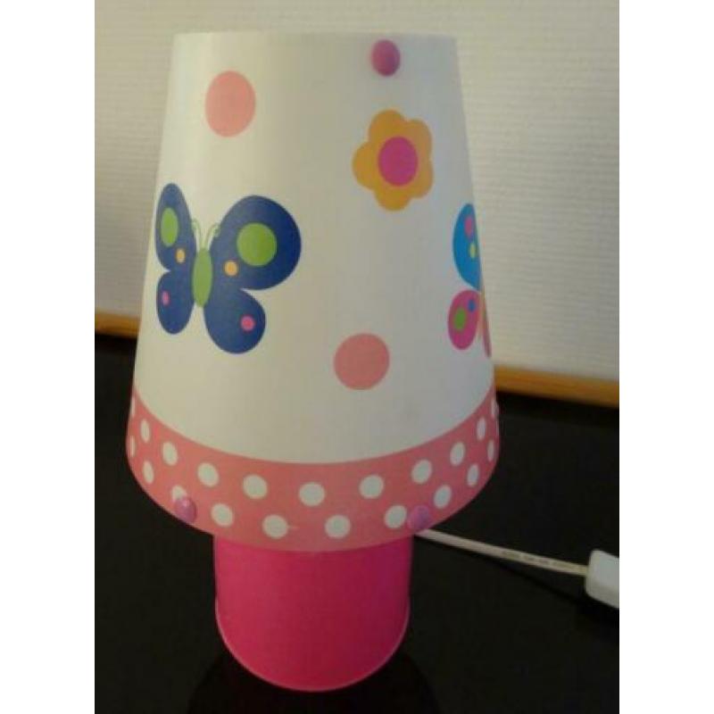 Schemerlampje en hanglampje met vlinders voor kinderkamer
