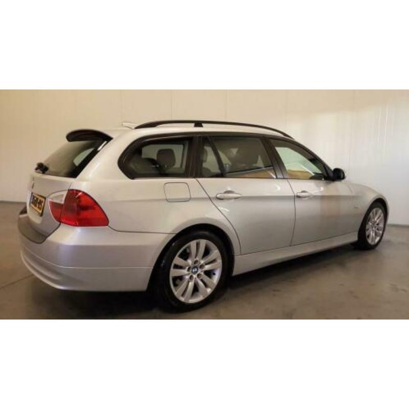 BMW 3 Serie Touring 318i Business Line NAVI/CRUISE/CLIMA/PDC