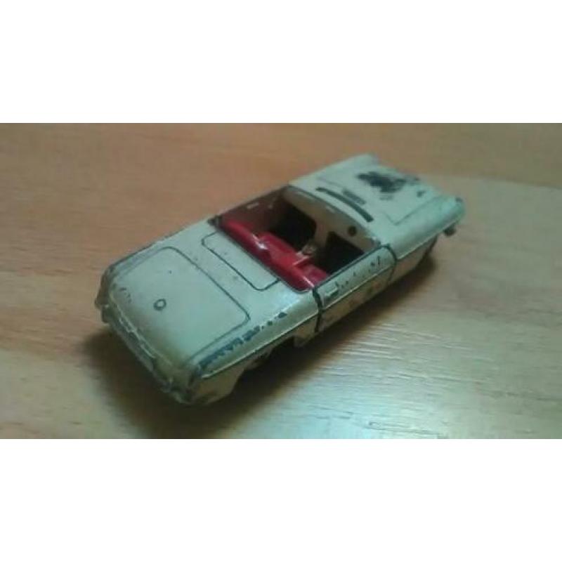 MG B dinky toys nummer 113