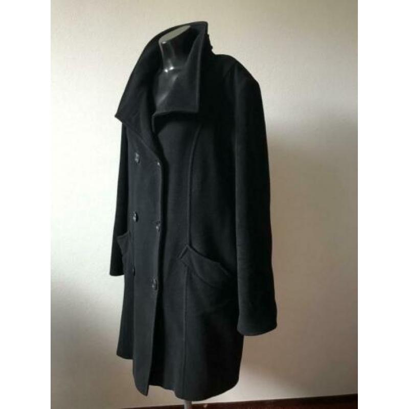 Milo Coats winterjas. Maat 44.