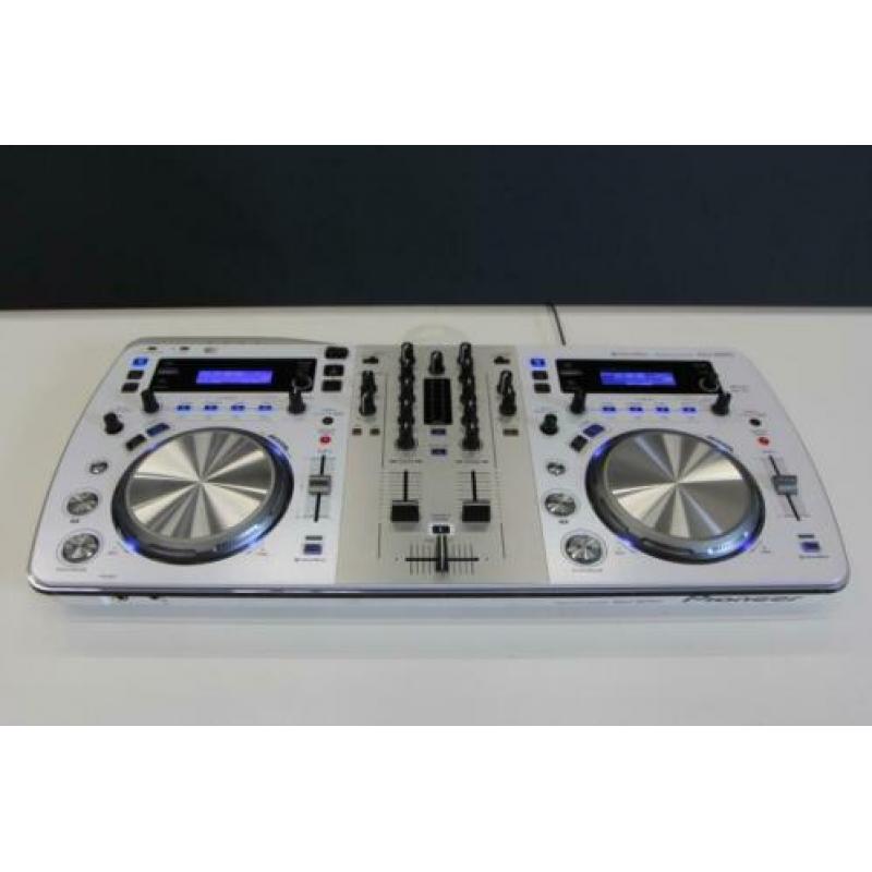 Pioneer XDJ-Aero white