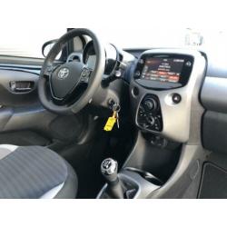 Toyota Aygo 1.0 VVT-i X-Play | Snel leverbaar | (bj 2020)