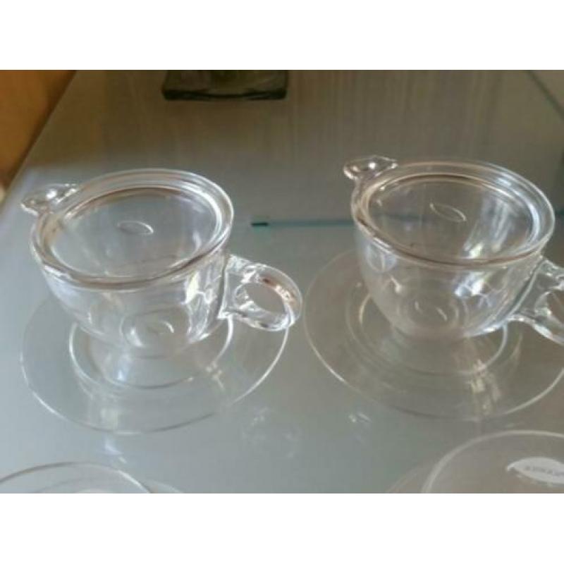 glazen theeservies van Douwe Egberts