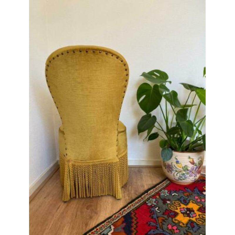 Vintage geel boudoir stoeltje
