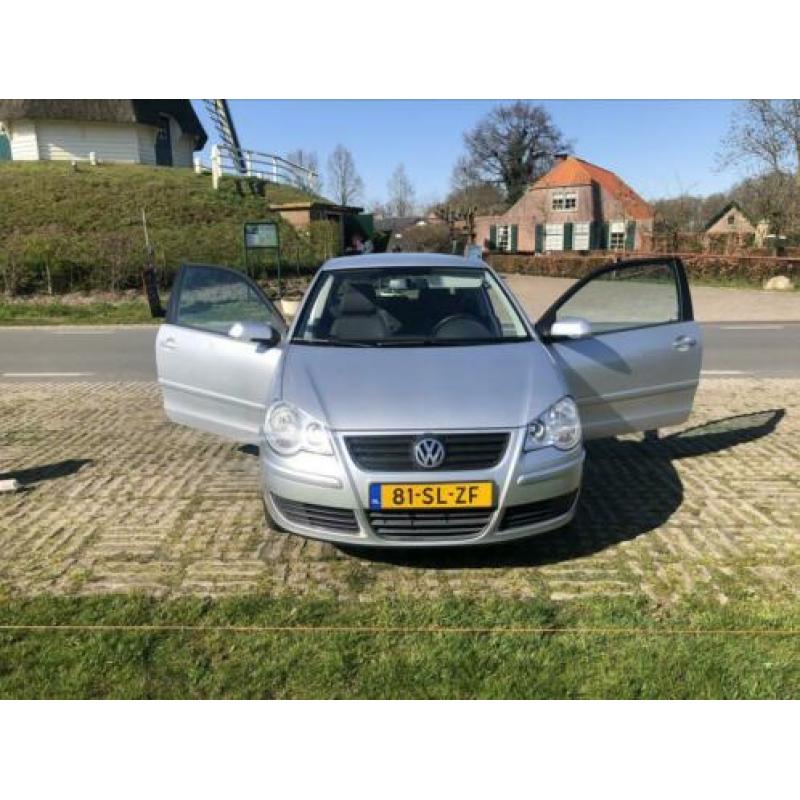 Volkswagen Polo 1.4 2006 Grijs met AIRCO