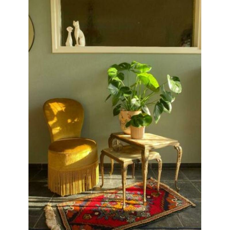 Vintage geel boudoir stoeltje