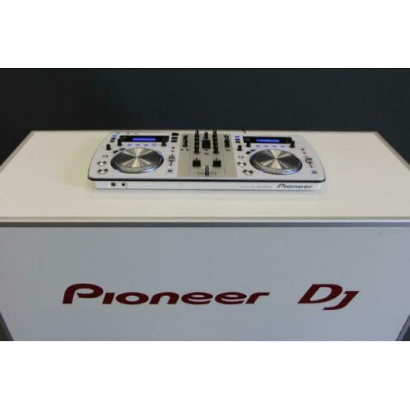 Pioneer XDJ-Aero white
