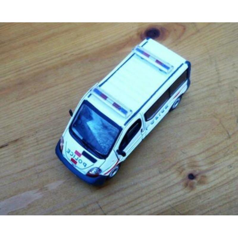 Hongwell Cararama Renault Traffic Police.